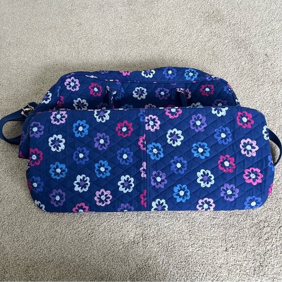 Vera Bradley Medium Travel Bag Blue Floral in Ellie Flowers - Picture 9 of 15